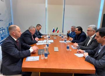 Tehran, Moscow Push for Strategic Economic Partnership Beyond Sanctions